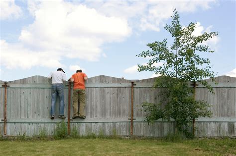 Complying With Local Laws When Building A Fence