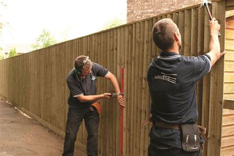 How To Find The Right Balance When Tipping Fence Installers