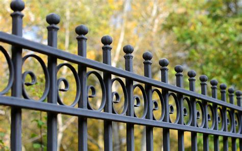 Visual Inspiration: Stunning Rod Iron Fence Installations